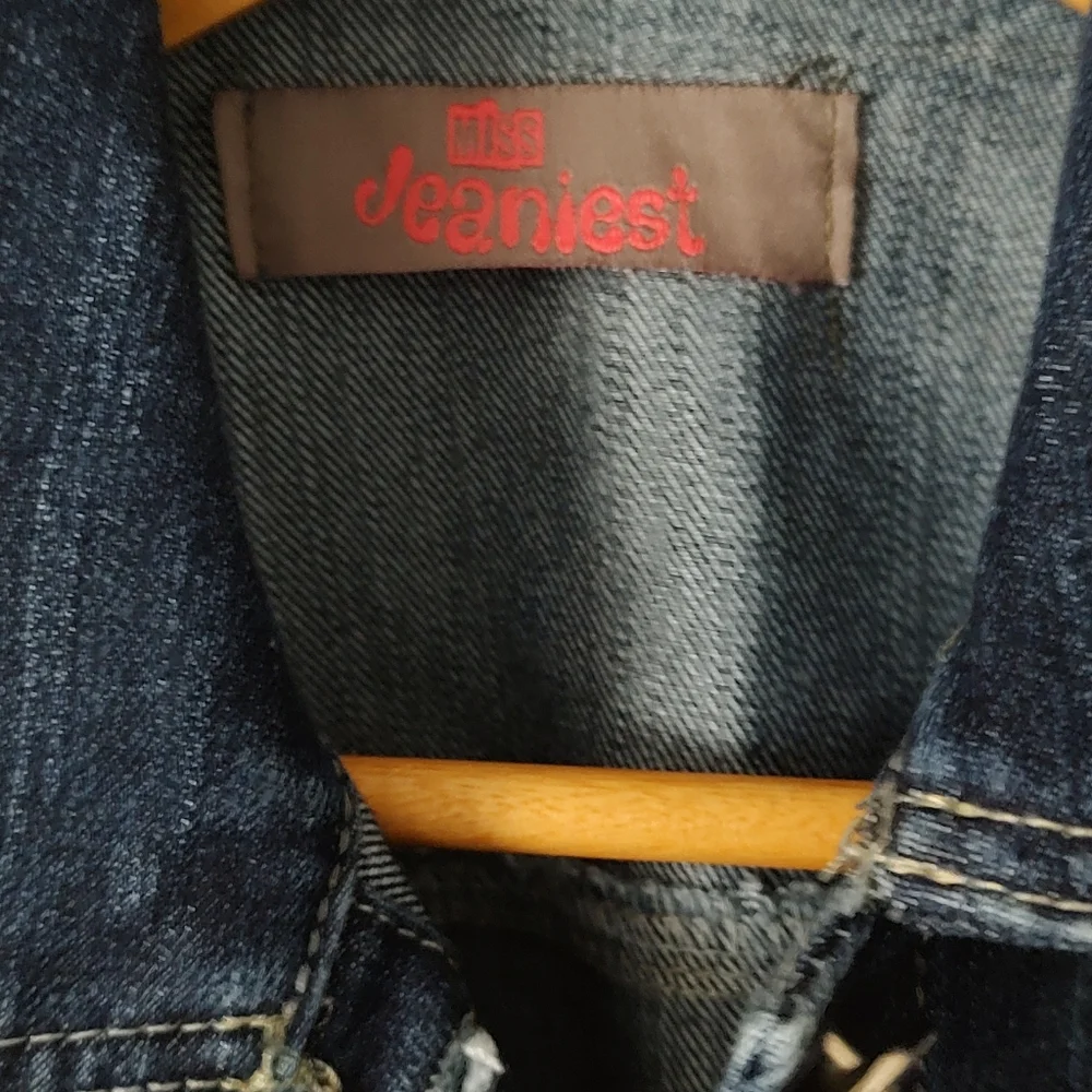 Vest Miss jeanius jeans  size  small girl's color blue dark with embellished New